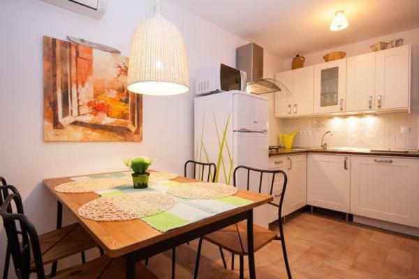 Apartments Mediteranea Baska  Ngoại thất bức ảnh